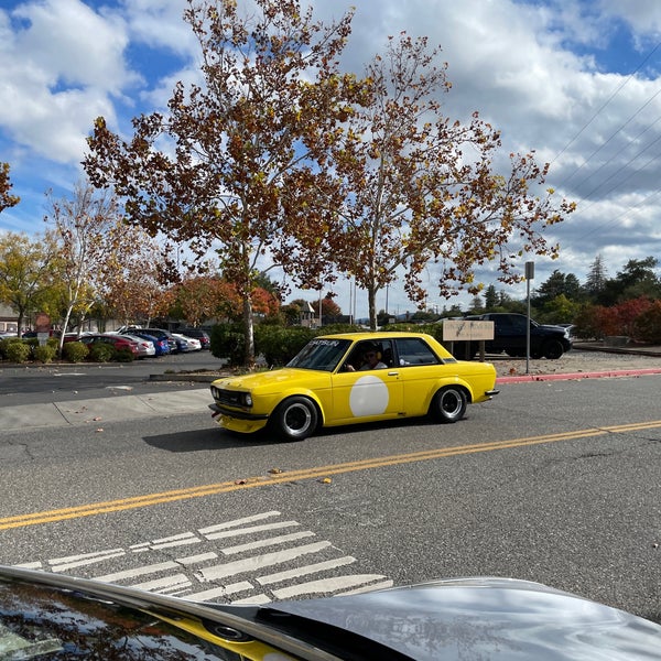 รูปภาพถ่ายที่ Main Street Burgers โดย Jason M. เมื่อ 10/30/2021