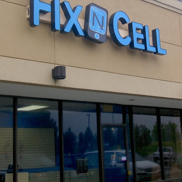 Foto diambil di FixNcell Phone Repair oleh FixNcell Phone Repair pada 1/29/2016