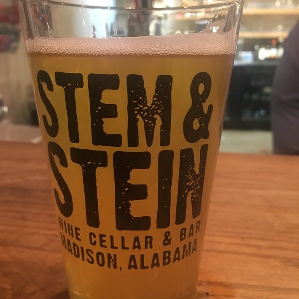 Foto tirada no(a) The Stem and Stein por Heath W. em 11/30/2018