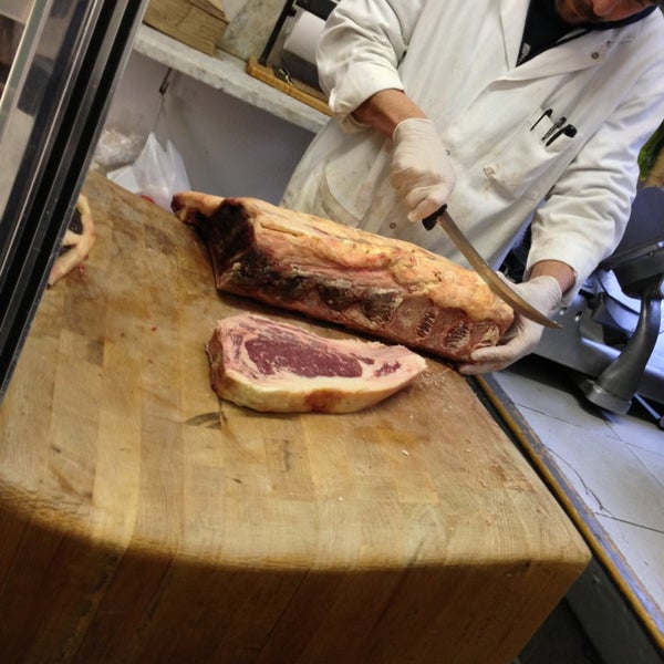 2/16/2013에 Daniel님이 Pino&#39;s Prime Meat Market에서 찍은 사진