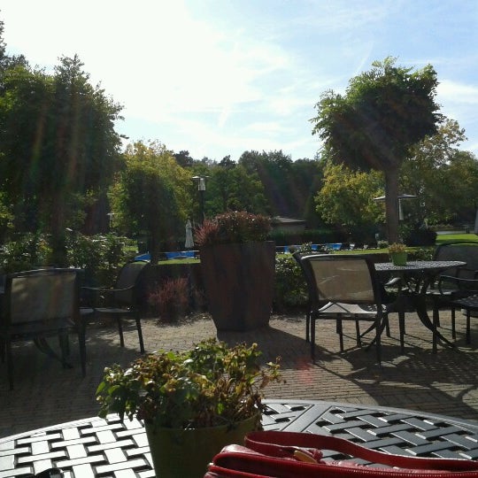 Das Foto wurde bei Fletcher Hotel-Restaurant Doorwerth-Arnhem von Indira R. am 9/30/2012 aufgenommen