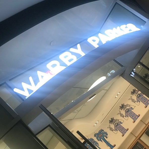 รูปภาพถ่ายที่ Warby Parker โดย mydarling เมื่อ 11/5/2019