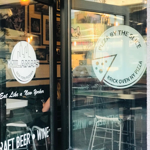 Foto tomada en Milana&#39;s New York Pizzeria  por mydarling el 8/12/2019