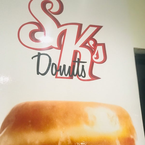 รูปภาพถ่ายที่ SK Donuts &amp; Croissants โดย mydarling เมื่อ 9/23/2019