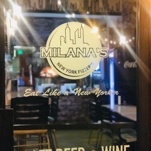 Das Foto wurde bei Milana&#39;s New York Pizzeria von mydarling am 12/17/2018 aufgenommen