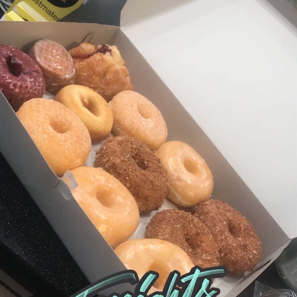 รูปภาพถ่ายที่ SK Donuts &amp; Croissants โดย mydarling เมื่อ 9/23/2019