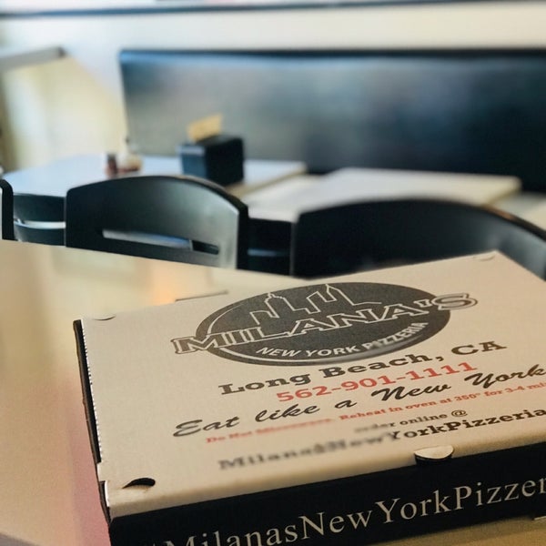 Foto tomada en Milana&#39;s New York Pizzeria  por mydarling el 4/20/2019