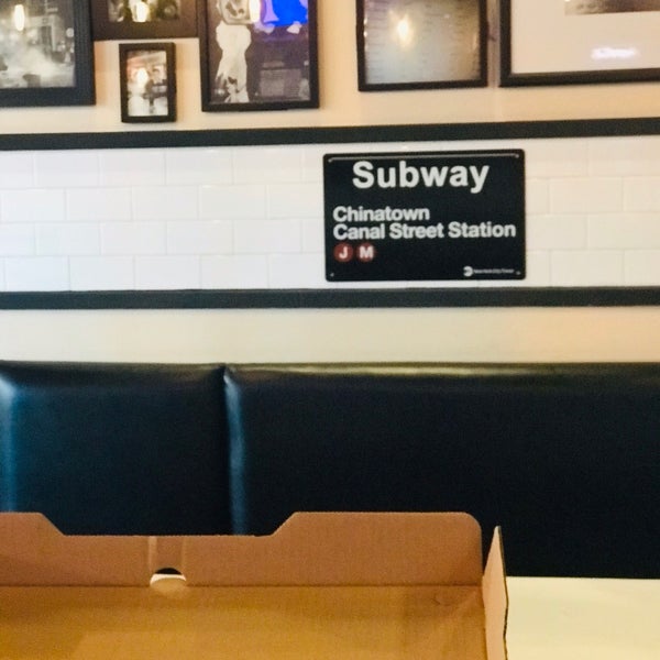 Das Foto wurde bei Milana&#39;s New York Pizzeria von mydarling am 8/12/2019 aufgenommen