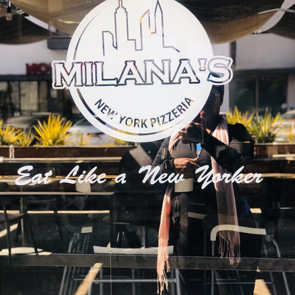 Das Foto wurde bei Milana&#39;s New York Pizzeria von mydarling am 4/20/2019 aufgenommen