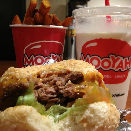 Photo taken at MOOYAH Burgers, Fries &amp; Shakes by Cheryl O. on 11/12/2012