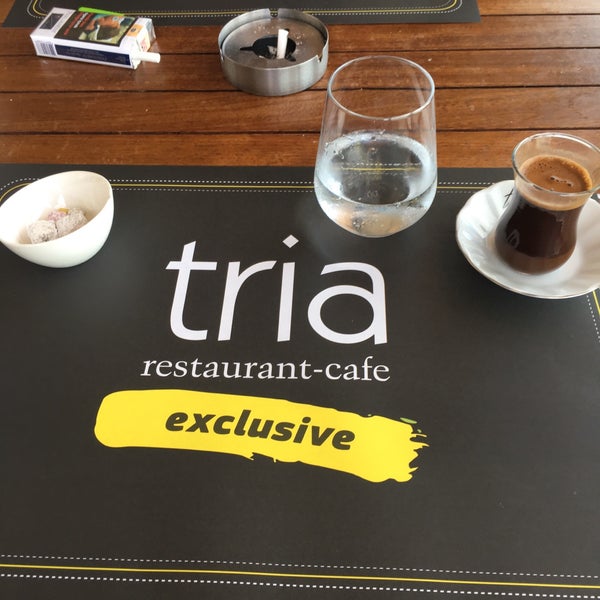 Foto tirada no(a) Tria Restaurant Cafe por Mehmet Efe P. em 9/3/2017