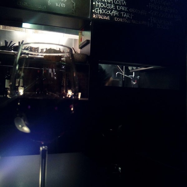10/13/2013にBelinda A.がMV Bistro &amp; Wine Barで撮った写真