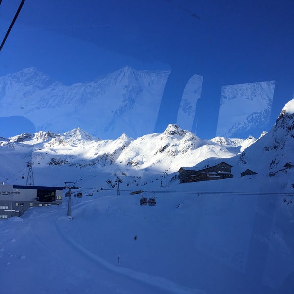 Снимок сделан в Stubaier Gletscher пользователем Tom V. 12/5/2019
