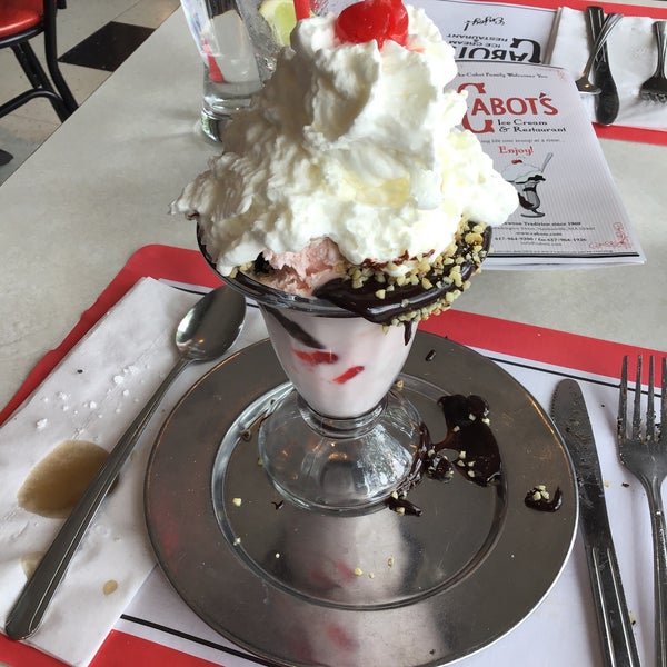 Photo taken at Cabot&#39;s Ice Cream &amp; Restaurant by Cathy on 6/3/2021