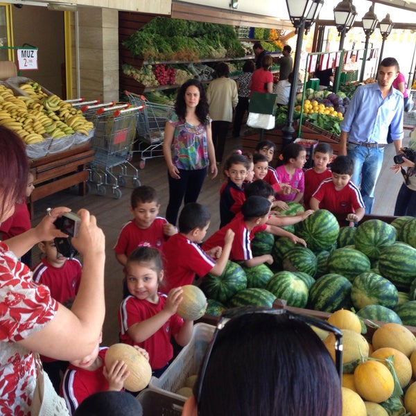 5/14/2013 tarihinde Can E.ziyaretçi tarafından Metropol Süpermarket'de çekilen fotoğraf