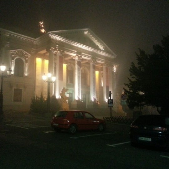 Foto tirada no(a) Teatrul Regina Maria por Cornel C. em 11/20/2012