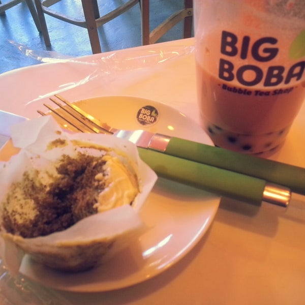 Foto tirada no(a) Big Boba Bubble Tea Shop por Rocío F. em 12/18/2014