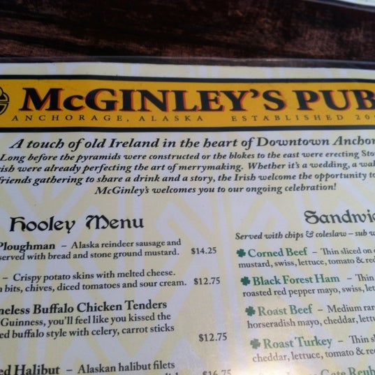 รูปภาพถ่ายที่ McGinley&#39;s Pub โดย Devon P. เมื่อ 10/11/2012