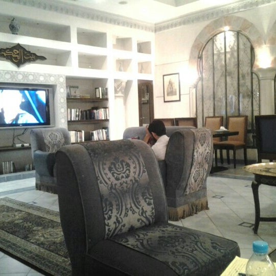 10/16/2012 tarihinde Talal J.ziyaretçi tarafından Andalusiah Cafe'de çekilen fotoğraf
