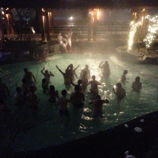 Снимок сделан в Harrison Hot Springs Resort &amp; Spa пользователем Michael S T. 12/14/2012