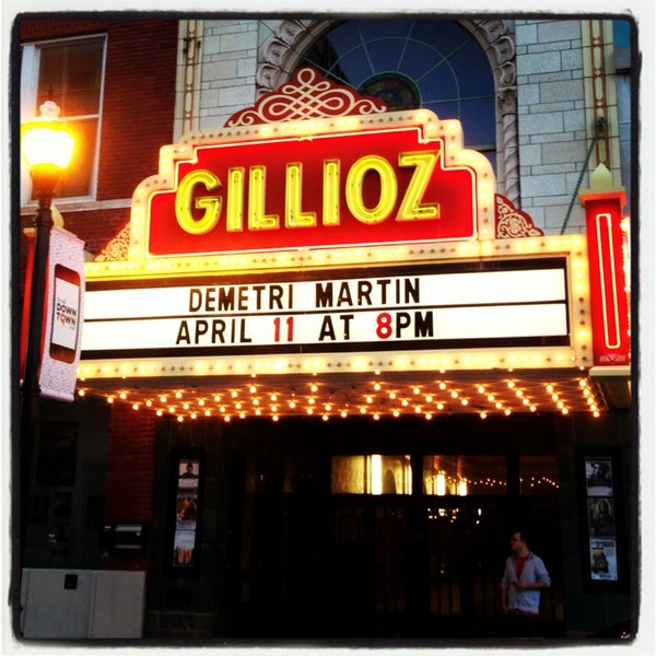 รูปภาพถ่ายที่ Gillioz Theatre โดย Luke S. เมื่อ 4/12/2013