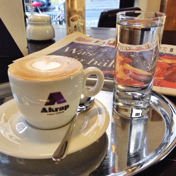 Foto tirada no(a) Akrap Finest Coffee por Alexander em 12/24/2015