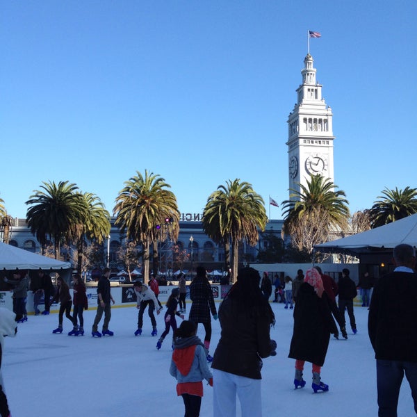 Photo taken at The Holiday Ice Rink at Embarcadero Center by Jonathan M. on 1/3/2015