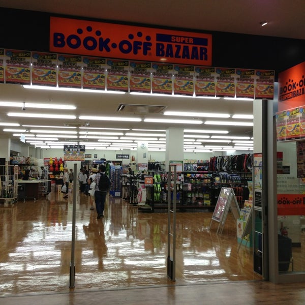Photos At Bookoff Super Bazaar 6 Tips