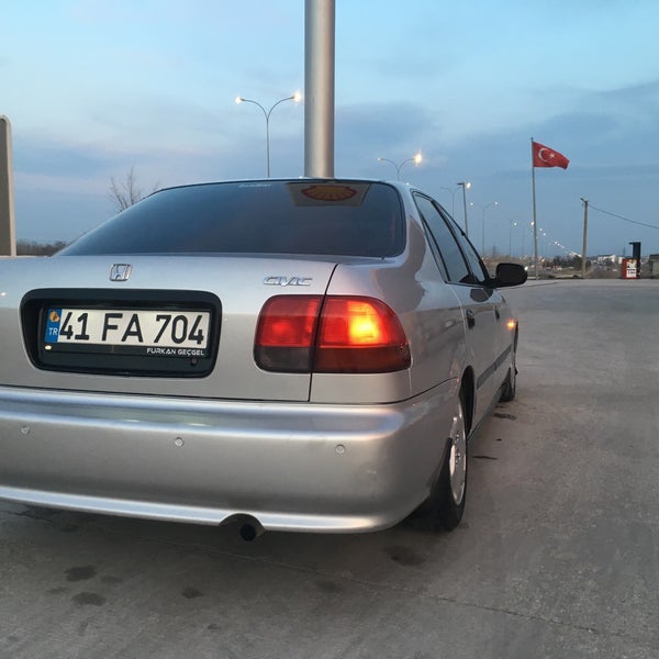Photo taken at Shell by Furkan G. on 3/27/2019