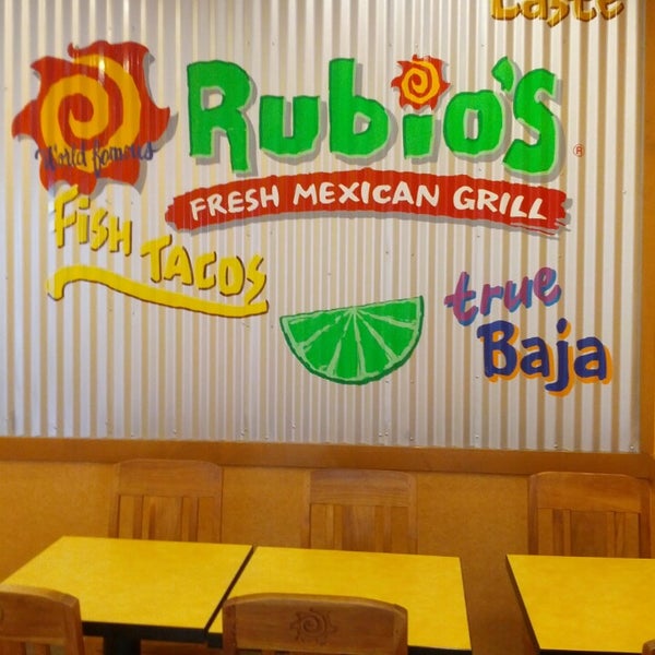 Photo prise au Rubio&#39;s Coastal Grill par James M. le7/21/2013