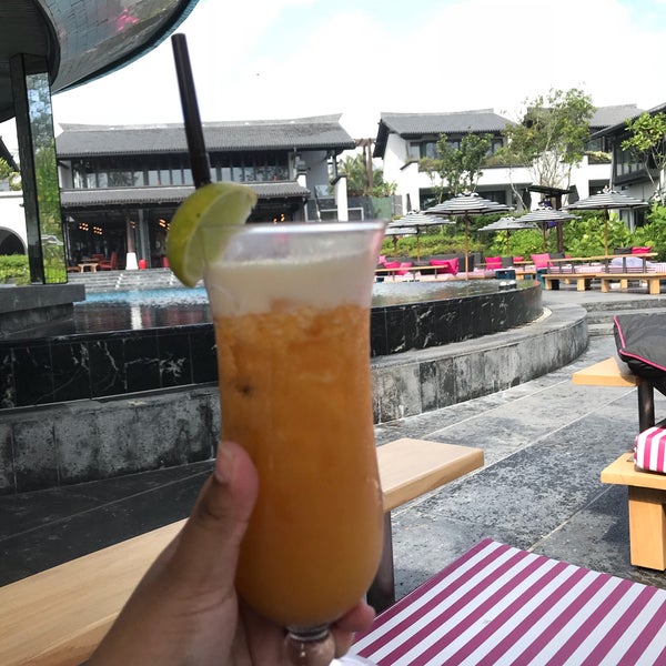 Foto tomada en Baba Beach Club Phuket Luxury Hotel  por Nan D. el 8/5/2018