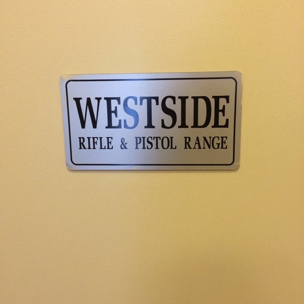รูปภาพถ่ายที่ West Side Rifle &amp; Pistol Range โดย Adam K. เมื่อ 5/19/2014