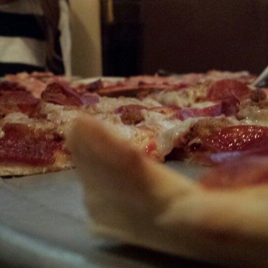 9/14/2013 tarihinde Charlie H.ziyaretçi tarafından Gem City Pizzeria &amp; Mexican'de çekilen fotoğraf