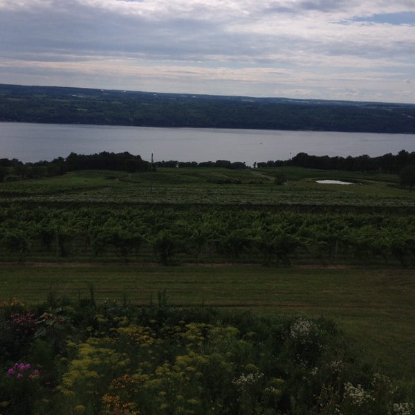 Foto tirada no(a) Atwater Estate Vineyards por Leah K. em 7/26/2014