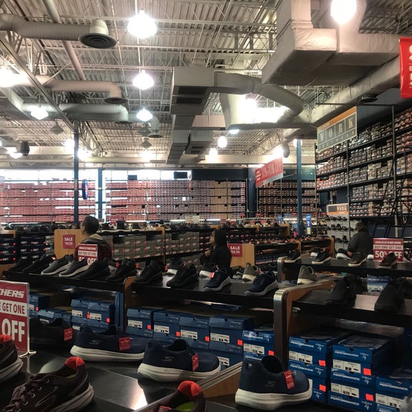 skechers on 410 and bandera