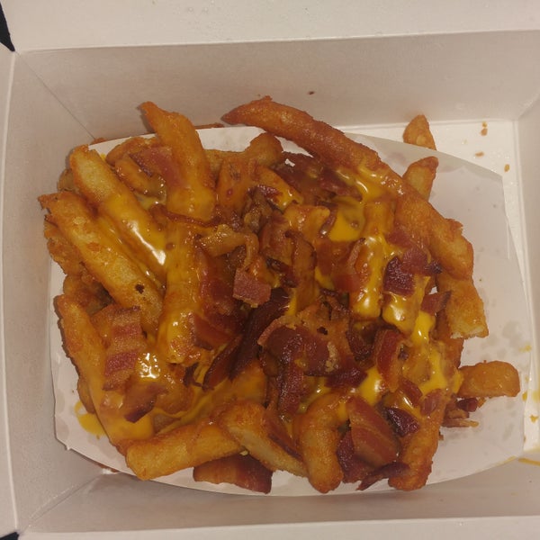 Fries are nice and crispy.