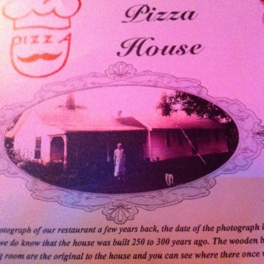11/14/2012에 Shanna D.님이 Willington Pizza House에서 찍은 사진