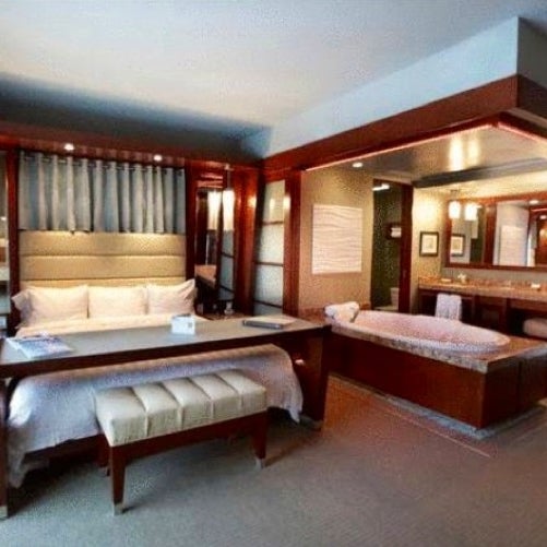 Das Foto wurde bei Shade Hotel von Bruce H. am 11/19/2012 aufgenommen