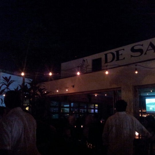 Foto diambil di De Santos oleh George S. pada 12/1/2012