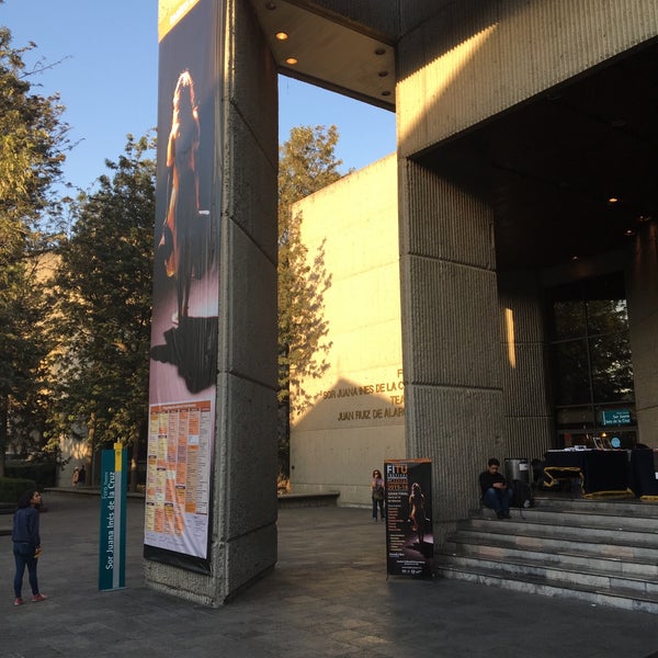 Das Foto wurde bei Teatro Juan Ruiz de Alarcón, Teatro UNAM von Selene R. am 2/12/2016 aufgenommen