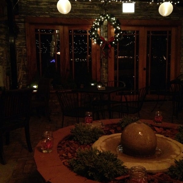 Das Foto wurde bei Volo Restaurant Wine Bar von Jackie Q. am 12/8/2013 aufgenommen