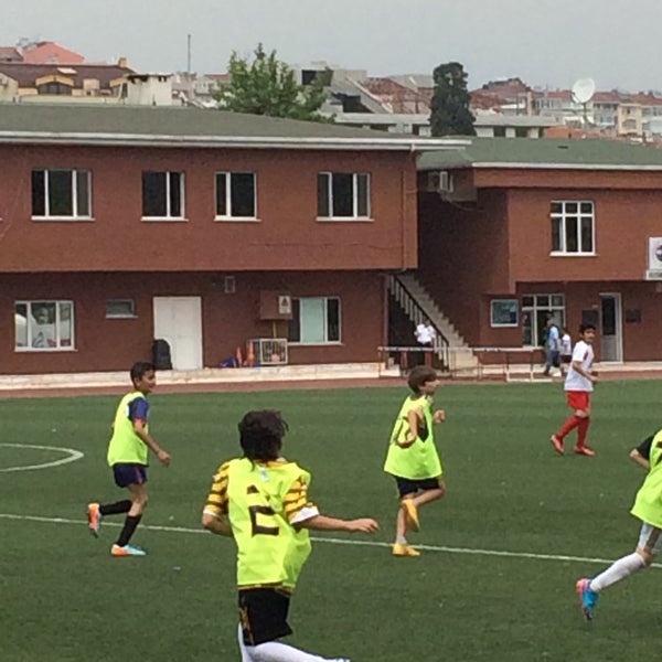Photo taken at Fenerbahce Spor Okulları by Demet K. on 6/10/2015