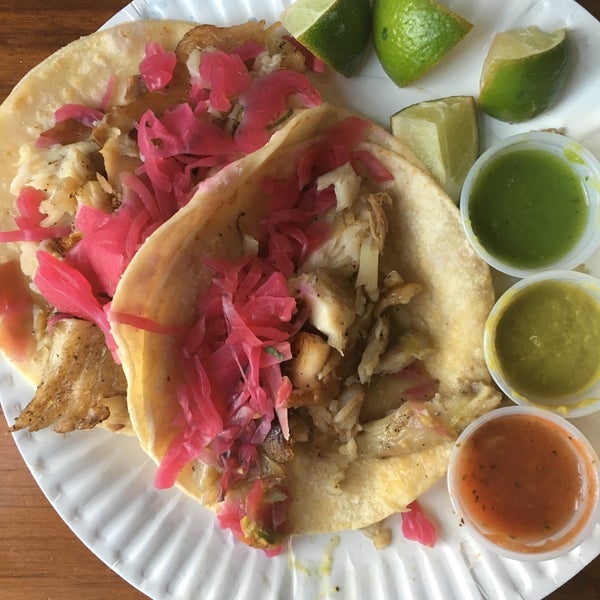 Foto tirada no(a) Rancho Bravo Tacos por Catalina H. em 6/19/2016