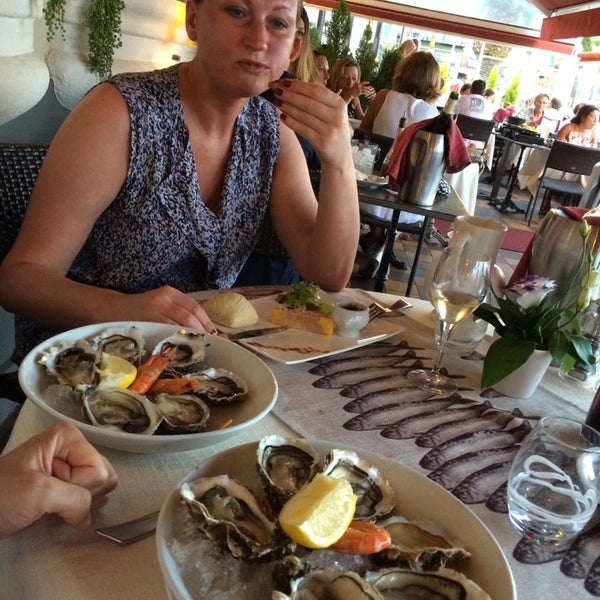 Foto scattata a Restaurant de La Tour da Andrey A. il 8/19/2014
