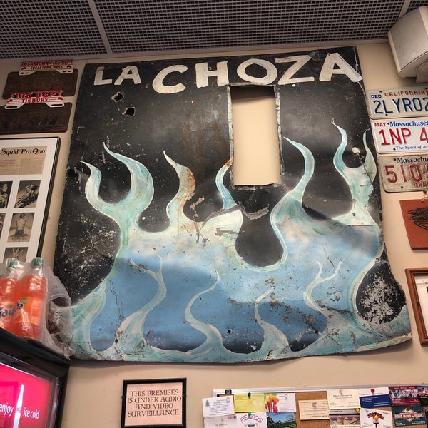 Foto diambil di La Choza Burritos oleh Robb T. pada 6/12/2019
