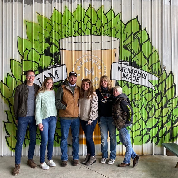 1/23/2021 tarihinde Cassi D.ziyaretçi tarafından Memphis Made Brewing'de çekilen fotoğraf