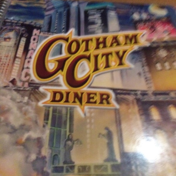 รูปภาพถ่ายที่ Gotham City Diner โดย Brian G. เมื่อ 10/9/2016