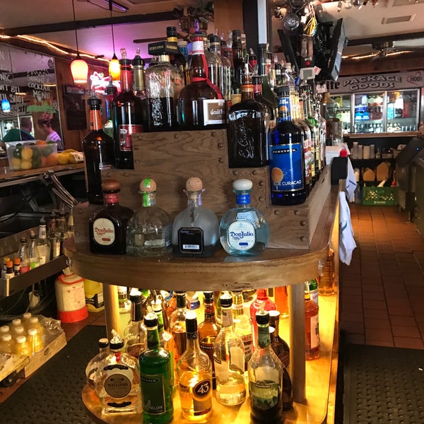 Foto diambil di HOB Tavern oleh Brian G. pada 4/28/2018