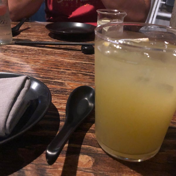 La limonada yuzu y es fresca y con un buen sabor a jengibre. Recomendada.