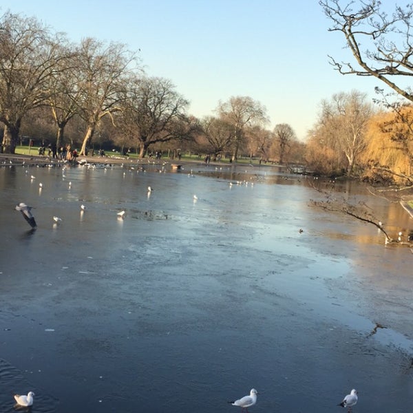 Photo taken at Regent&#39;s Park by 73. on 2/4/2016